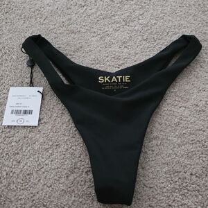 Skatie Teeny Bottoms